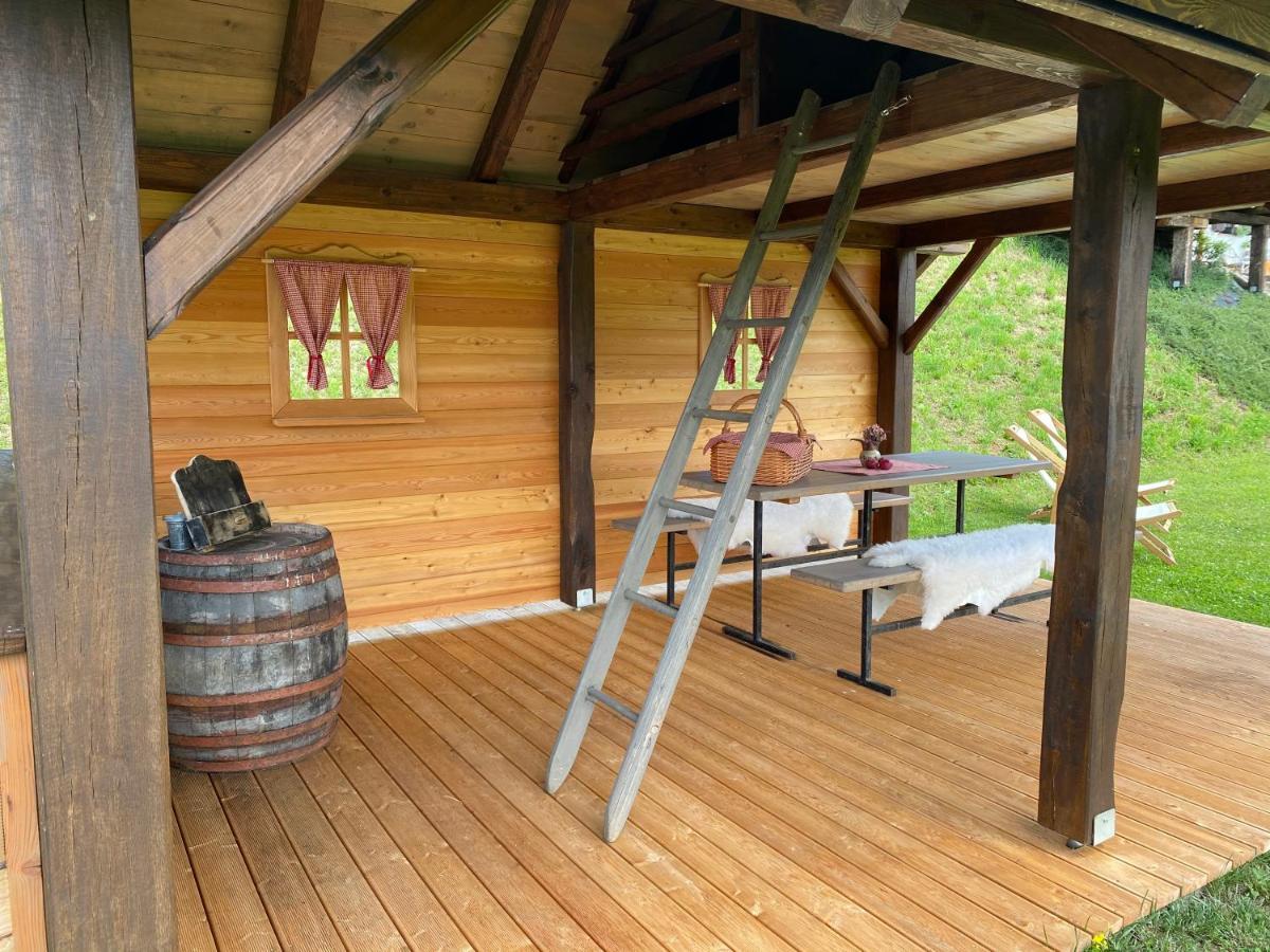 הוילה Store Wooden Hut At Tourist Farm Artisek מראה חיצוני תמונה