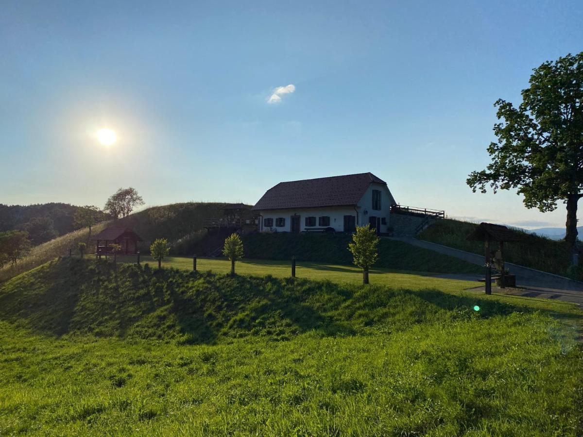 הוילה Store Wooden Hut At Tourist Farm Artisek מראה חיצוני תמונה