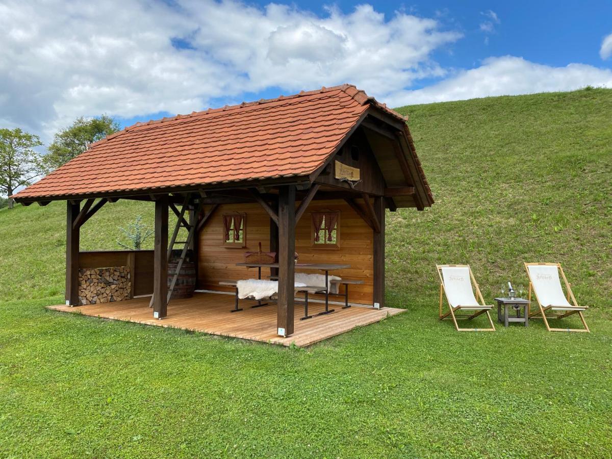 הוילה Store Wooden Hut At Tourist Farm Artisek מראה חיצוני תמונה