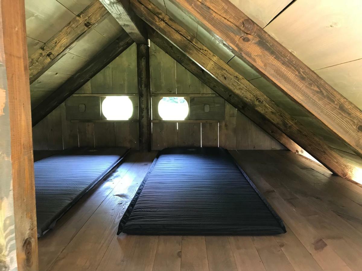 הוילה Store Wooden Hut At Tourist Farm Artisek מראה חיצוני תמונה